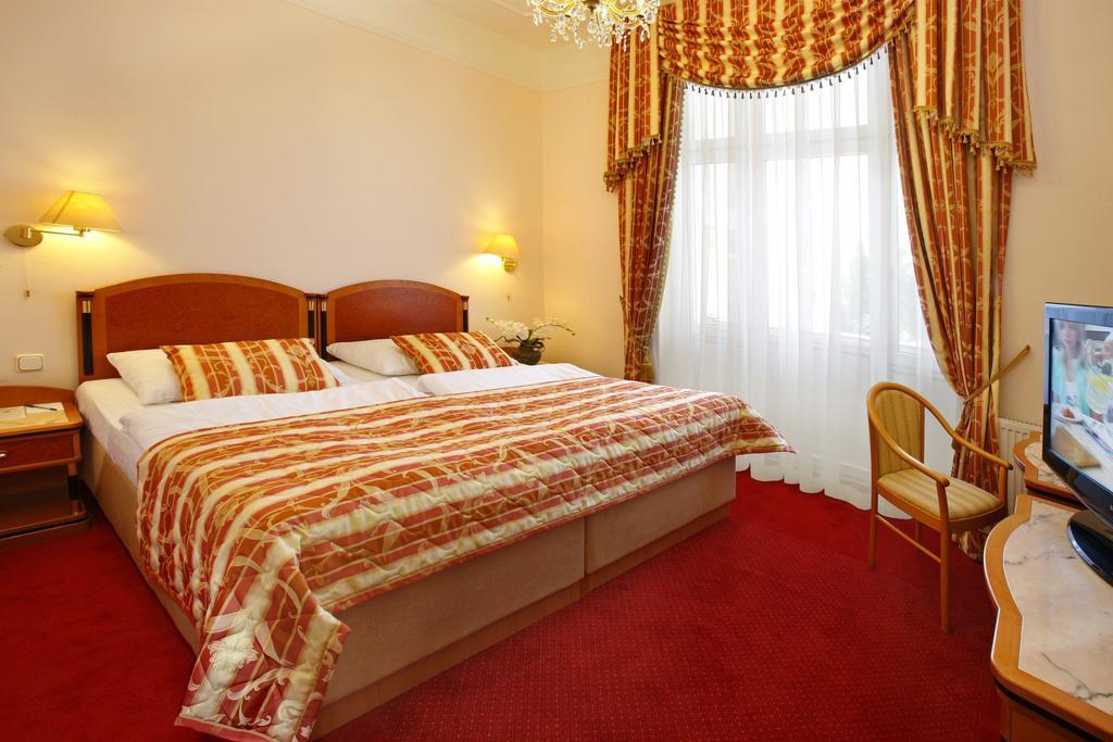 Hotel Ensana Hvězda - Imperiál - Neapol Mariánské Lázně Habitación foto