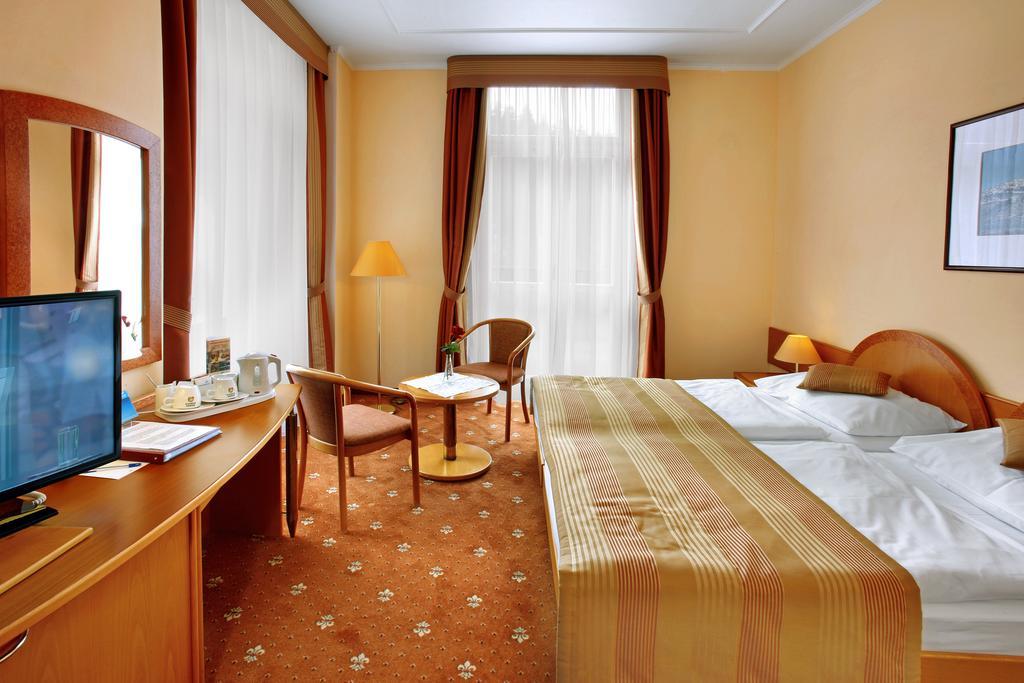 Hotel Ensana Hvězda - Imperiál - Neapol Mariánské Lázně Exterior foto