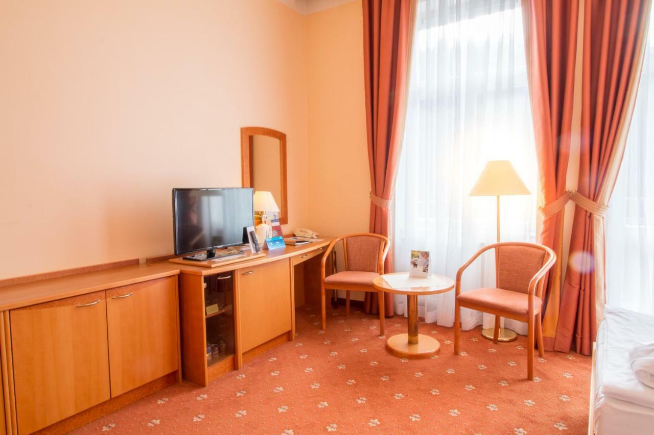 Hotel Ensana Hvězda - Imperiál - Neapol Mariánské Lázně Exterior foto